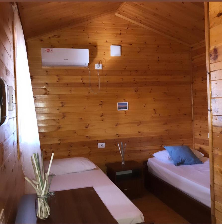 CampingViolet Borsh Esterno foto